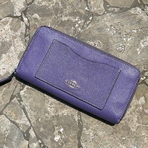 Gorgeous vintage purple Coach wallet